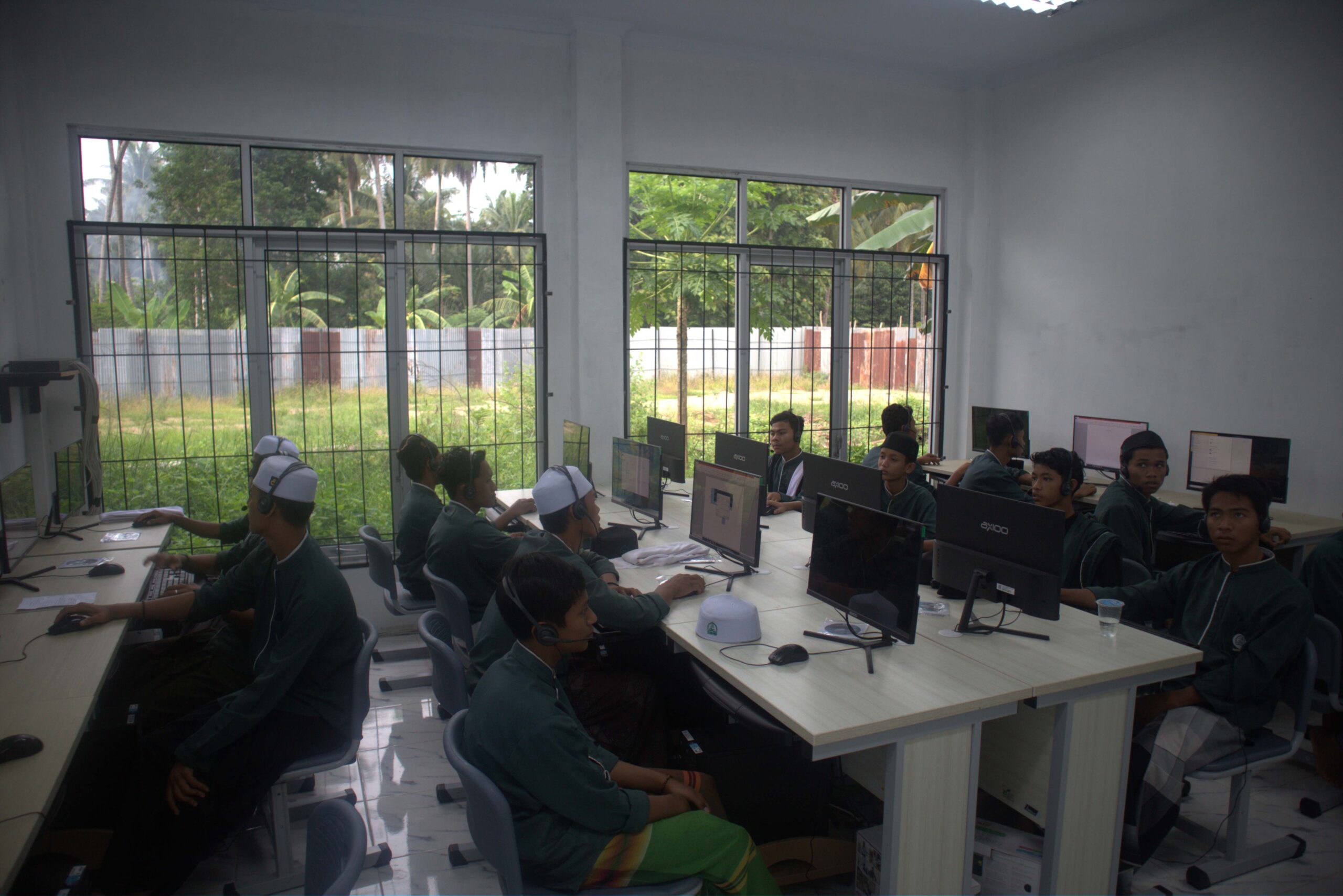 LAB KOMPUTER Scaled